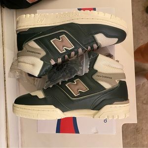 NWT ALD/ New Balance 650r Unisex